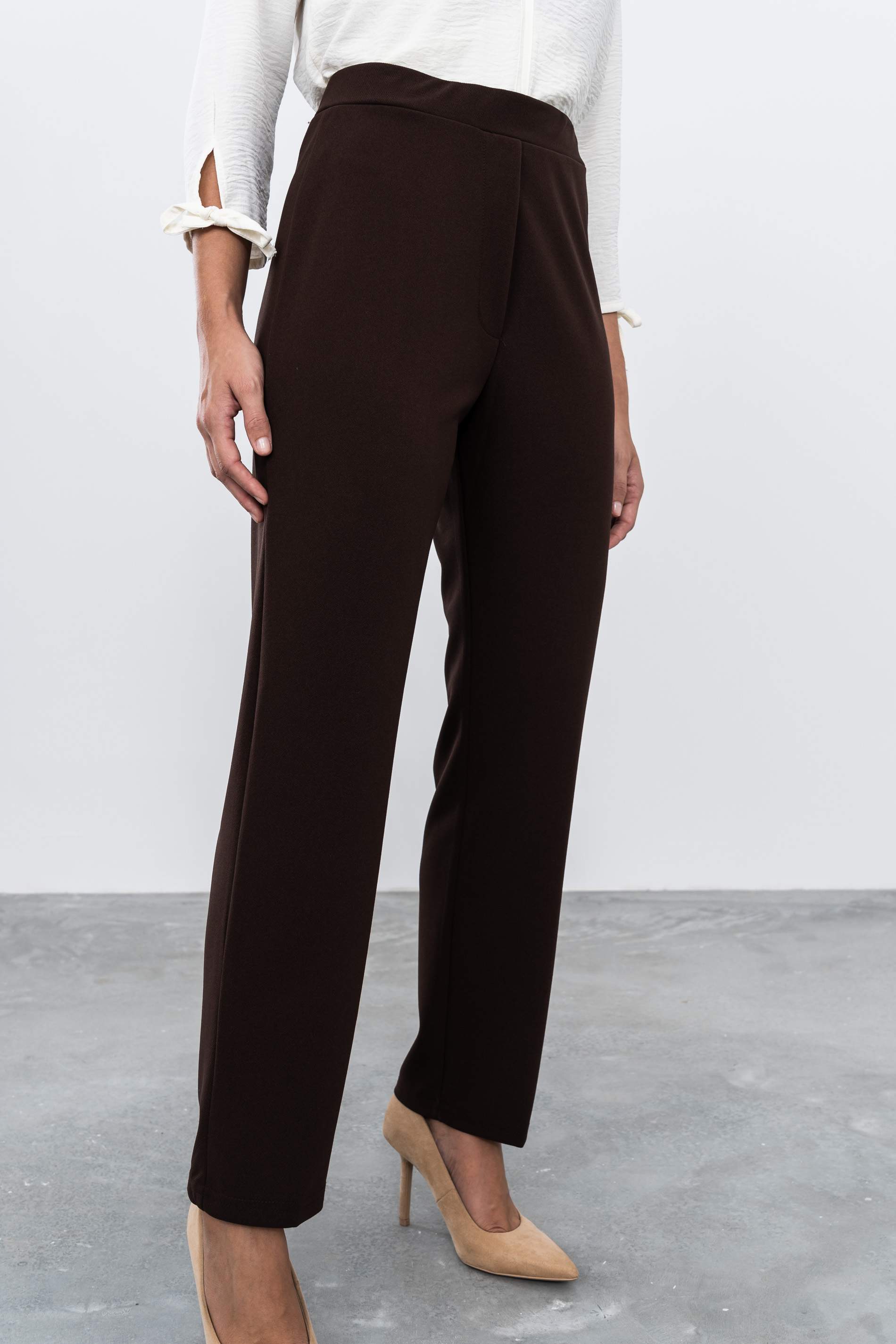 PANTALÓN BÁSICO GOMA MARRÓN