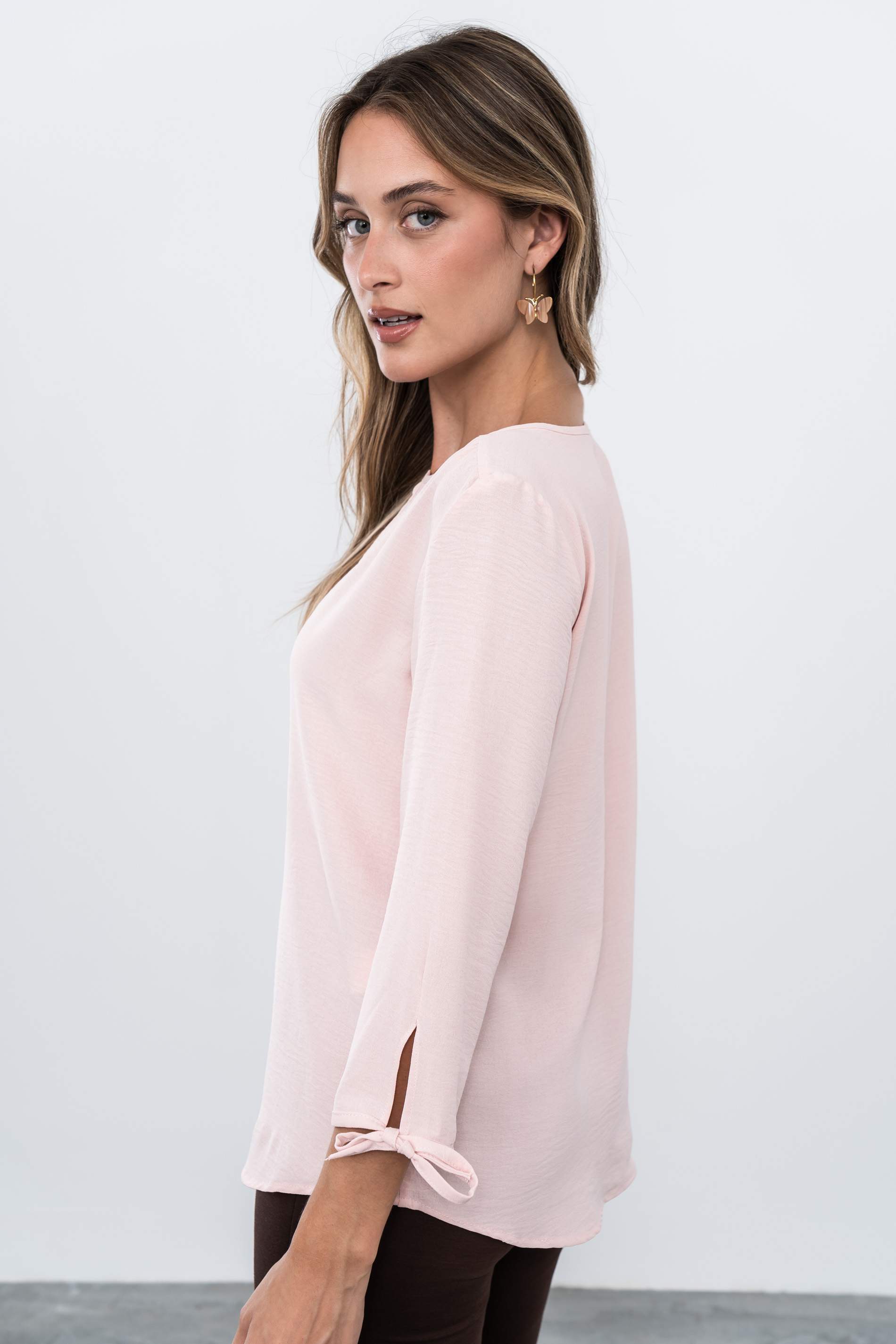 BLUSA DETALLE LACITOS ROSA