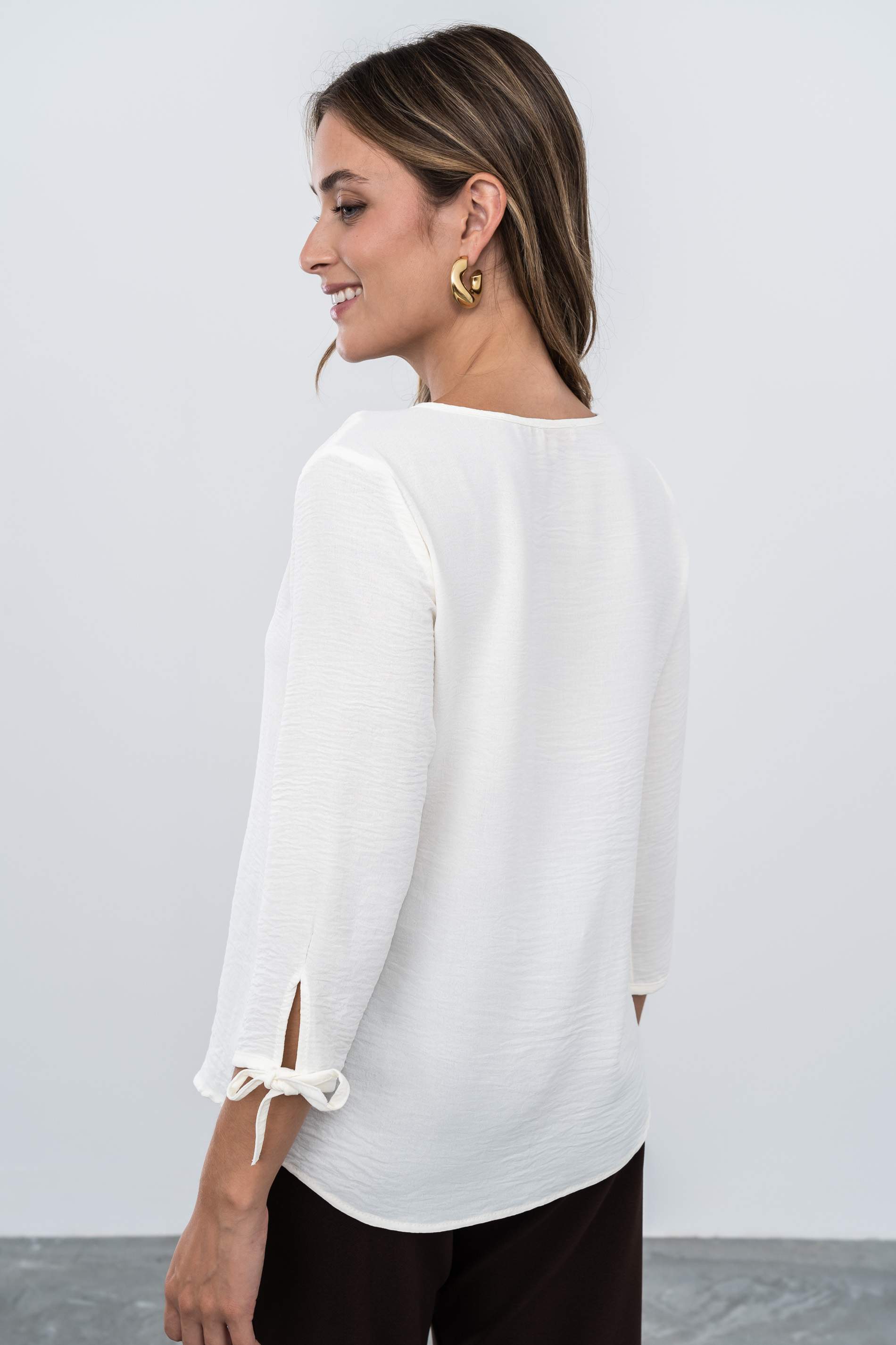 BLUSA DETALLE LACITOS CRUDO