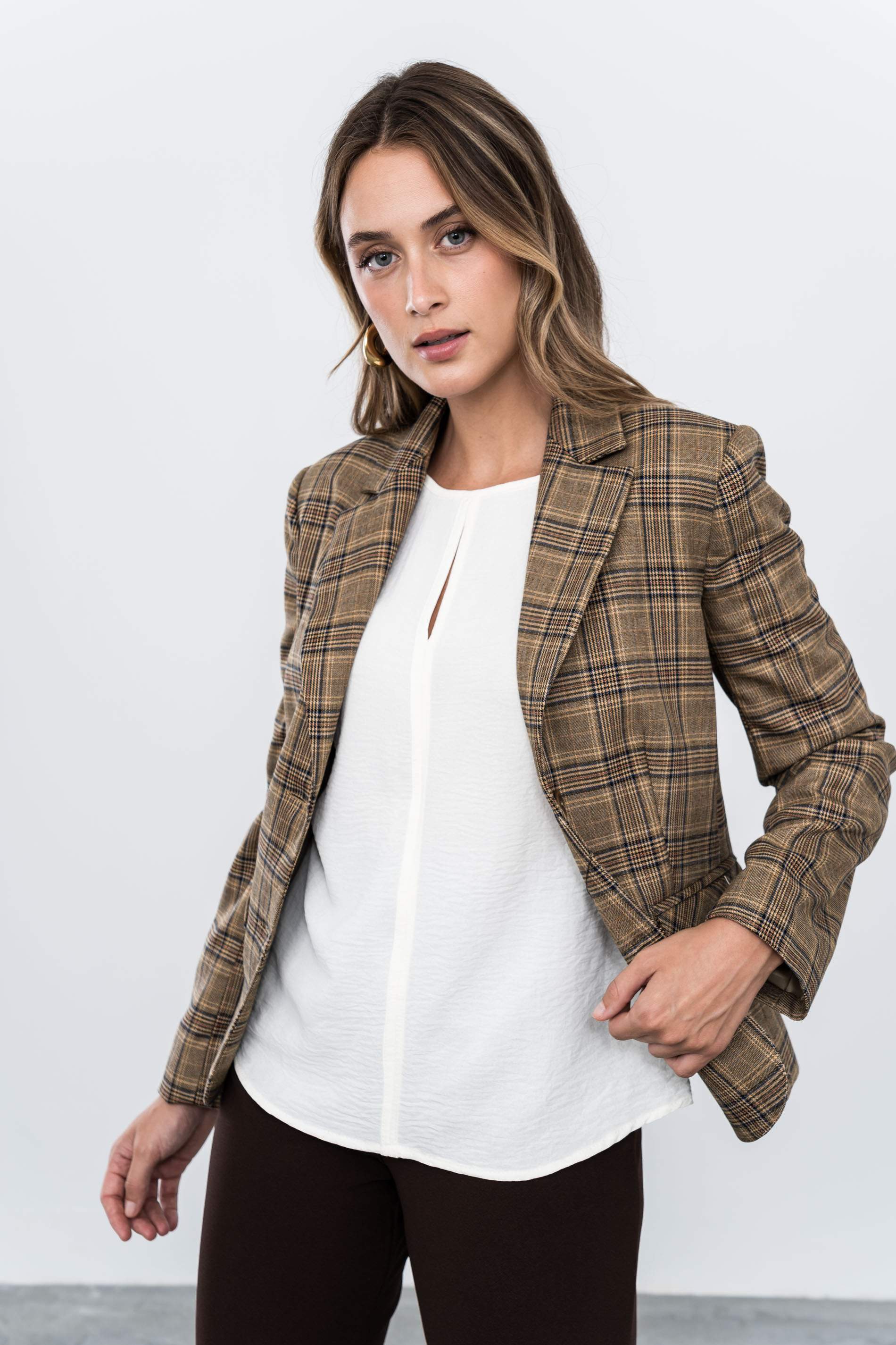 BLUSA DETALLE LACITOS CRUDO
