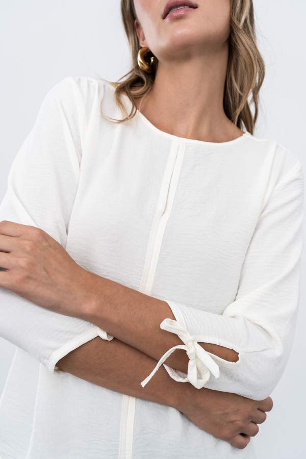 BLUSA DETALLE LACITOS CRUDO