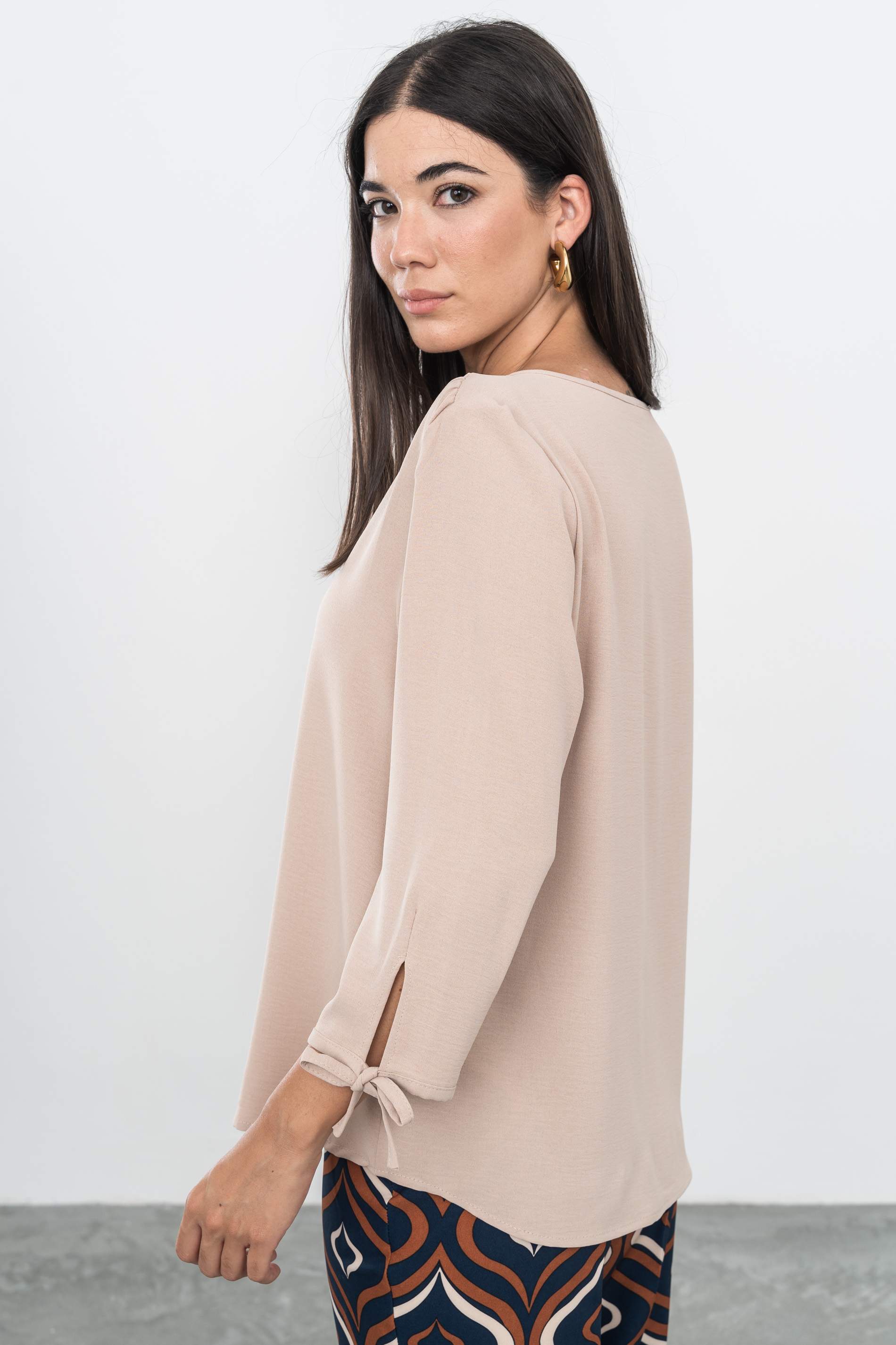 BLUSA DETALLE LACITOS ARENA