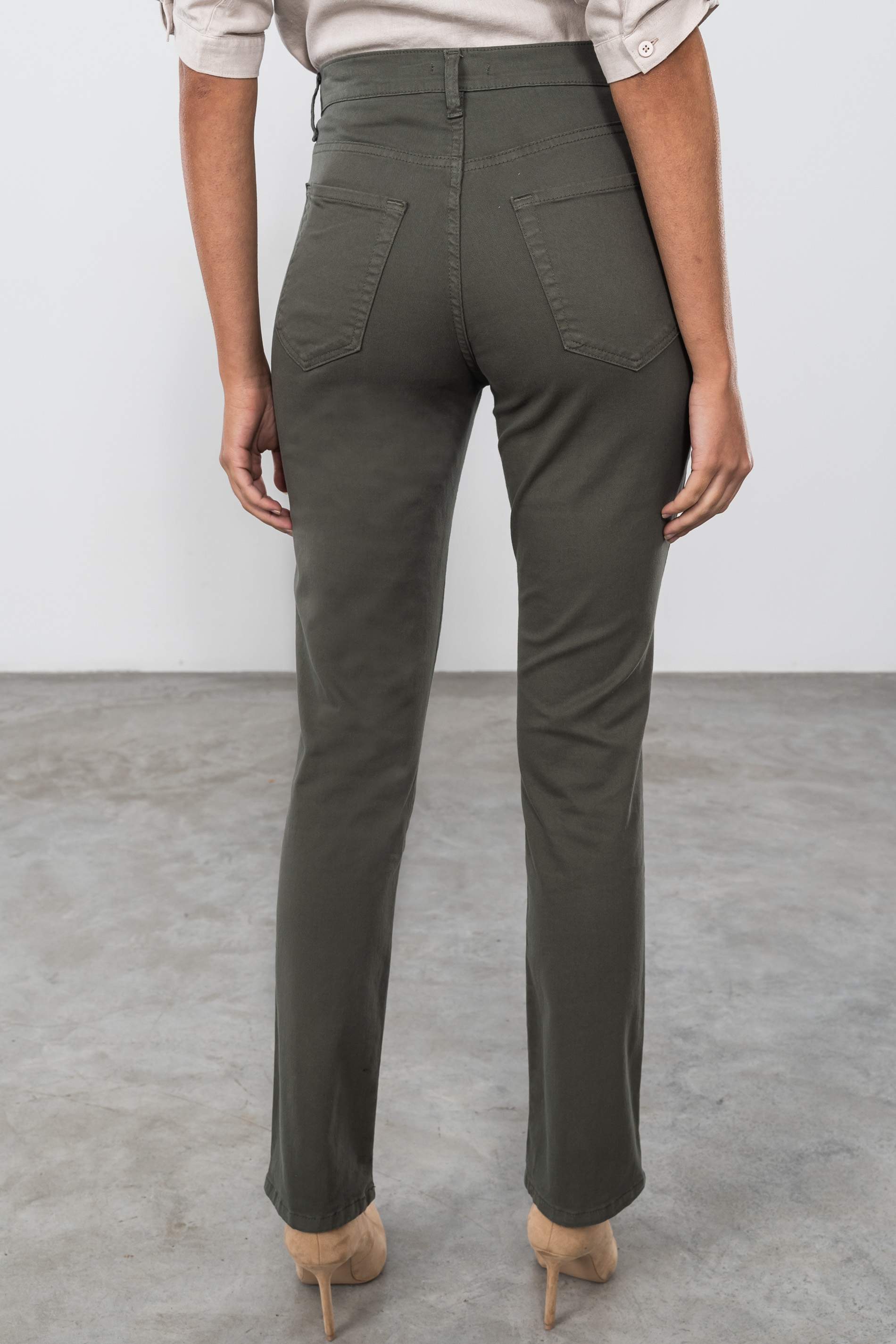 PANTALÓN 5 BOLSILLOS RECTO KAKI