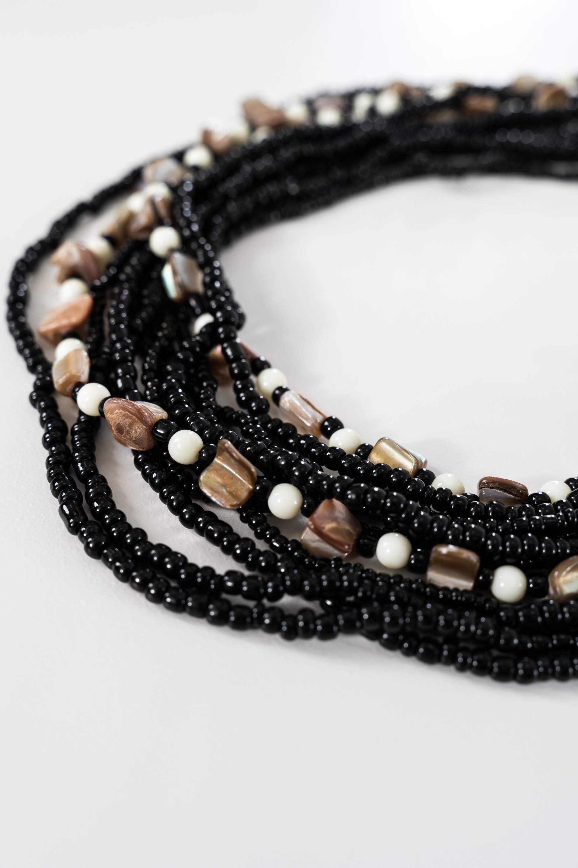 COLLAR PIEDRAS COMBINADO NEGRO
