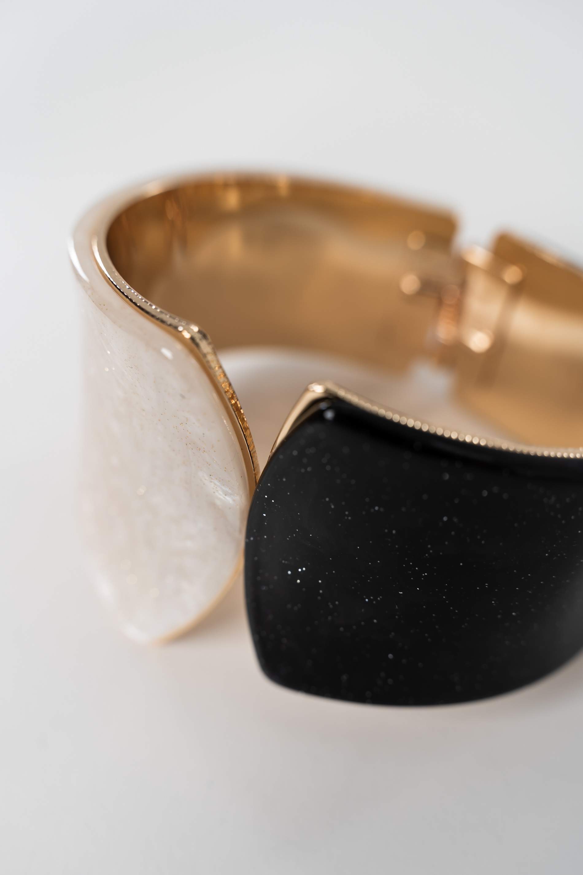PULSERA BICOLOR NACARADA