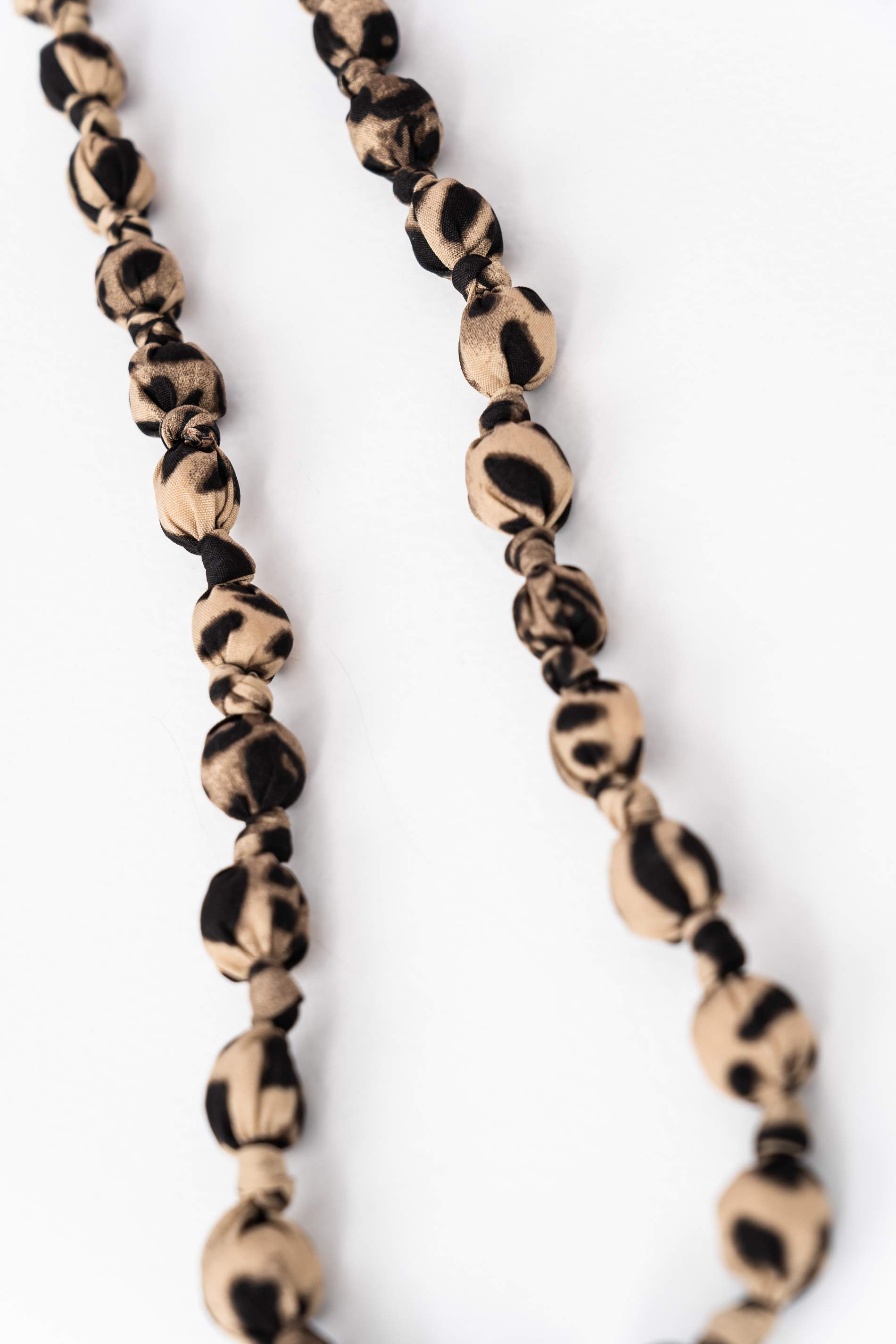 COLLAR BOLITAS ESTAMPADO