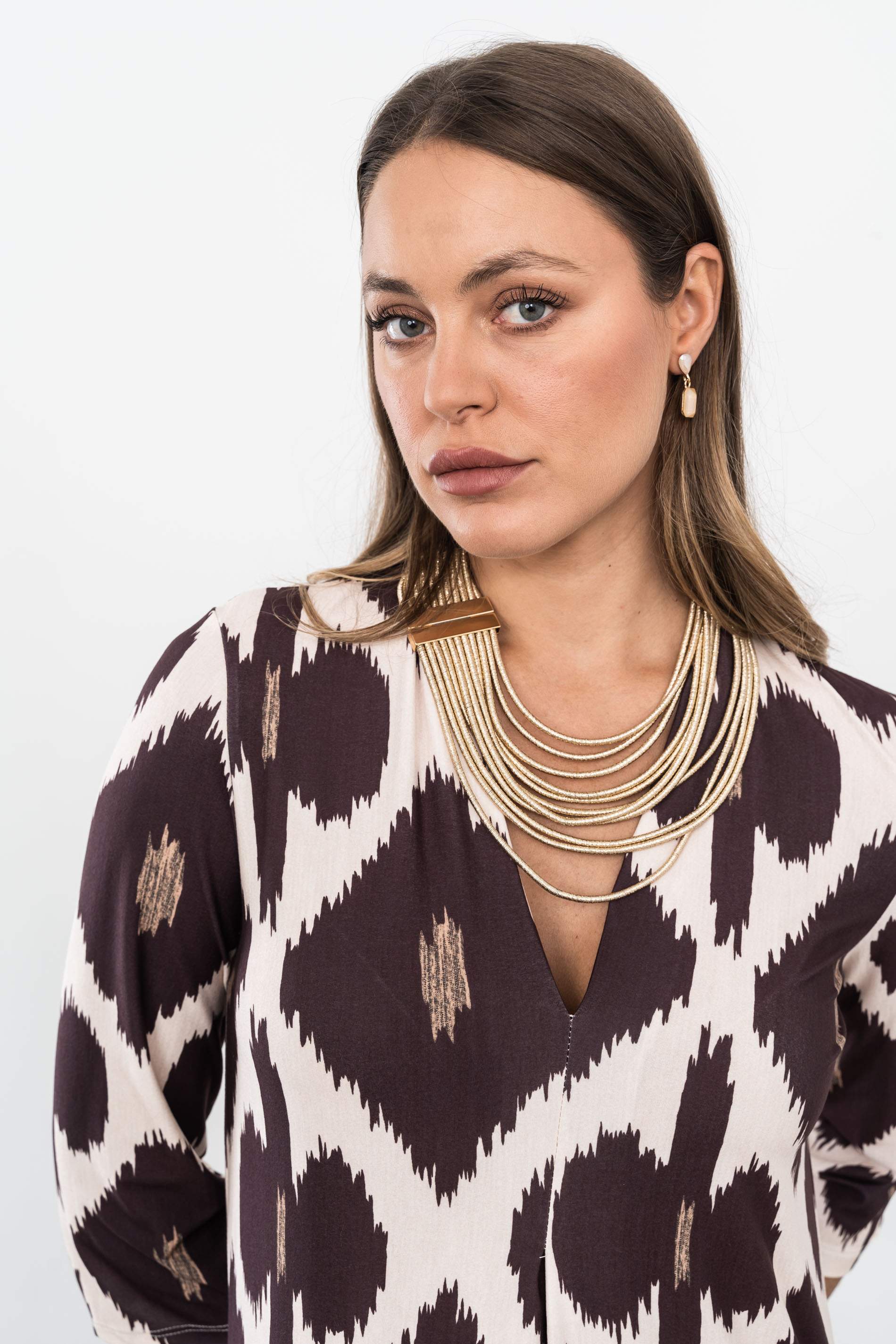 COLLAR APLIQUE METÁLICO