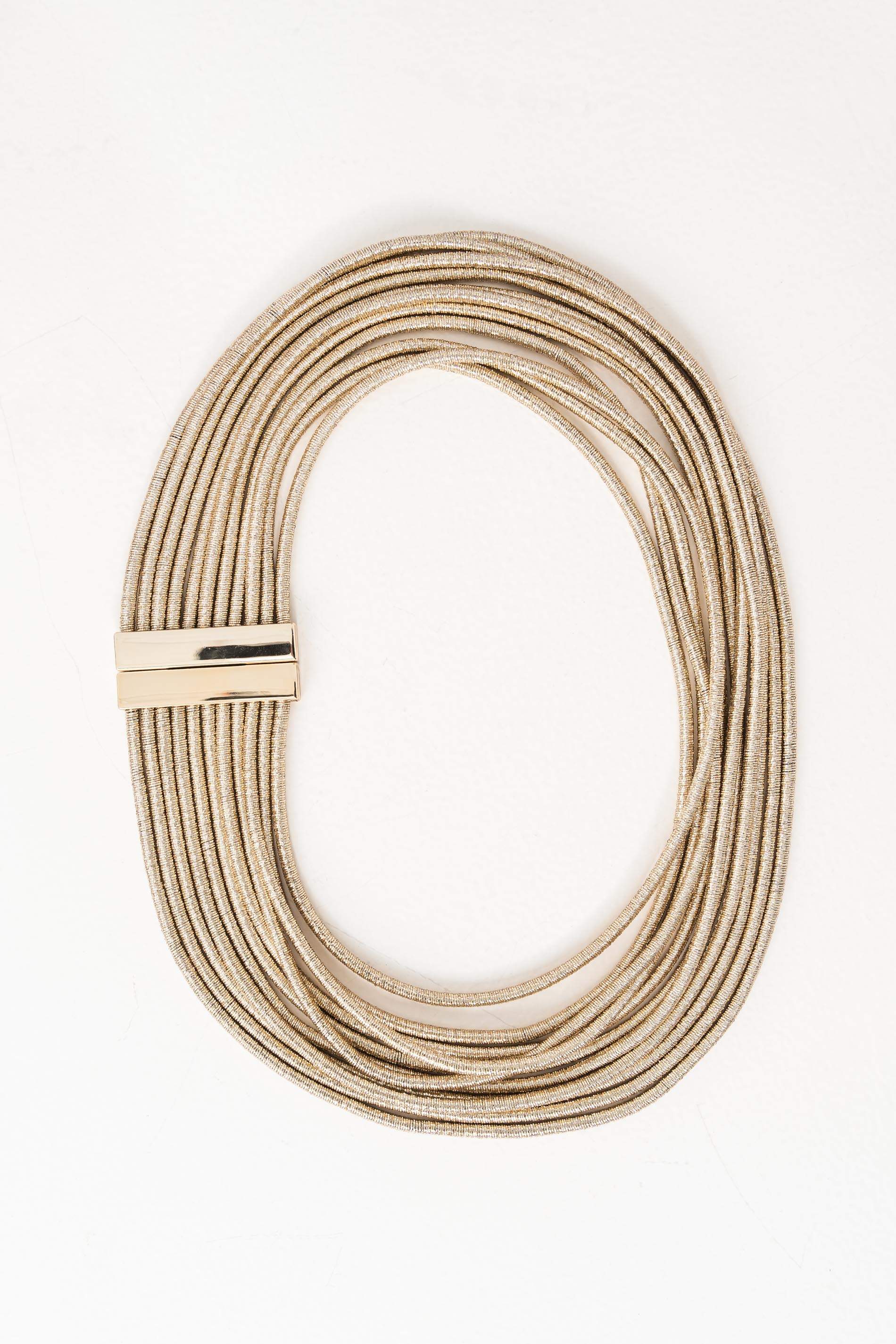 COLLAR APLIQUE METÁLICO