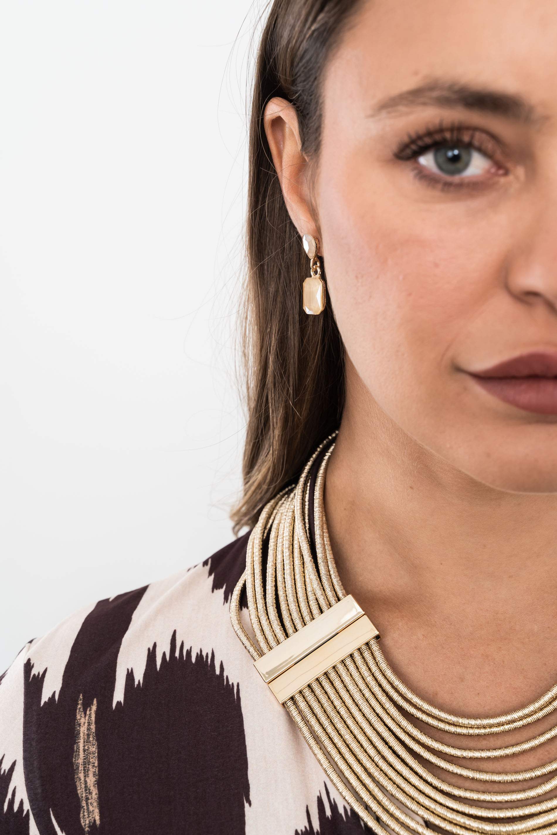COLLAR APLIQUE METÁLICO